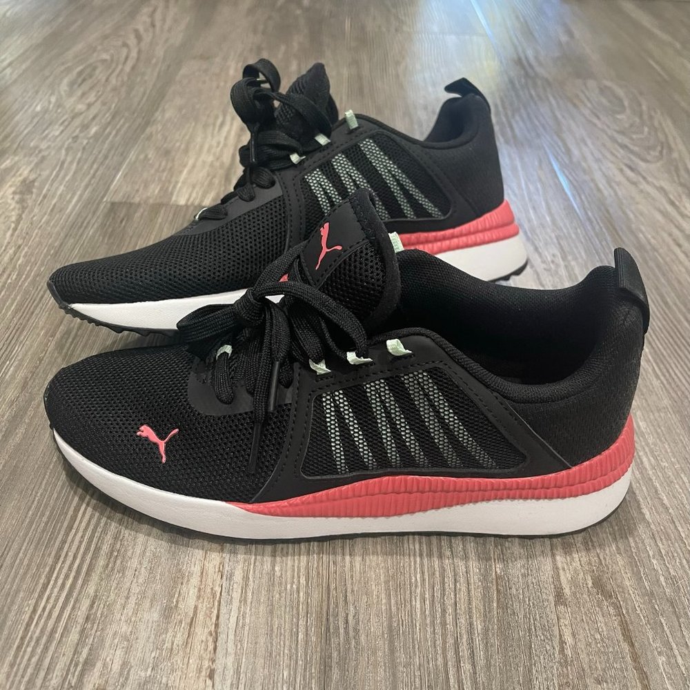 Puma Women Sneakers Black/Coral - Size 7
